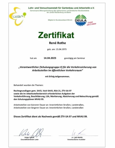 Zertifikat von Baumpflege Rothe über die Qualifikation zur Verkehrssicherung von Arbeitsstellen im öffentlichen Verkehrsraum